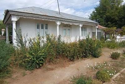 Casă cu 3 camere cu Teren 80 Mp în Drăgănești