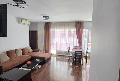 Apartament cu 3 camere decomandat în Titan