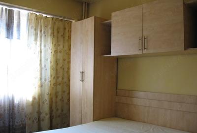 Apartament cu 2 camere semidecomandat, mobilat în Păcii