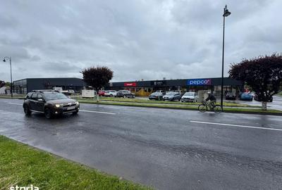 Spațiu comercial, de 2,878 mp, în Central