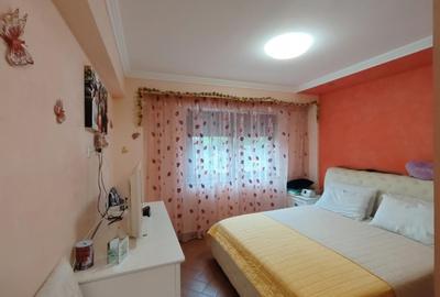 Apartament cu 3 camere decomandat, mobilat în Ultracentral
