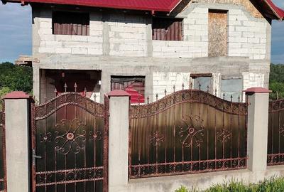 Casă cu Teren 250 Mp în Central - 4