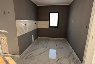 Casă cu 4 camere cu Teren 230 Mp în Central - 2