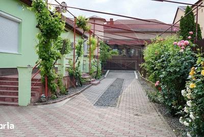 Casă cu 3 camere cu Canalizare în Central - 1