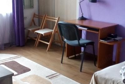 Garsonieră decomandată în Central