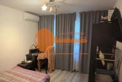 Apartament cu 3 camere semidecomandat, mobilat în Apusului