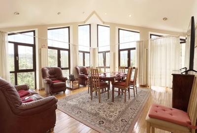 Apartament cu 4 camere decomandat, mobilat în Central - 1