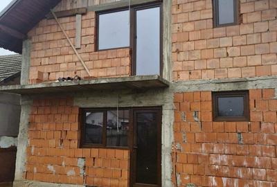 Casă cu Teren 300 Mp în Zădăreni - 10