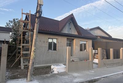 Casă cu 3 camere în Lumina