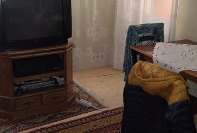 Apartament cu 3 camere decomandat în Rovine - 2