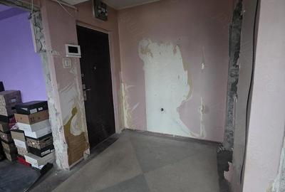 Apartament cu 3 camere semidecomandat în Central - 1