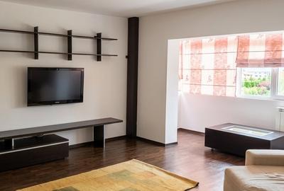 Apartament cu 3 camere decomandat, mobilat în Sud