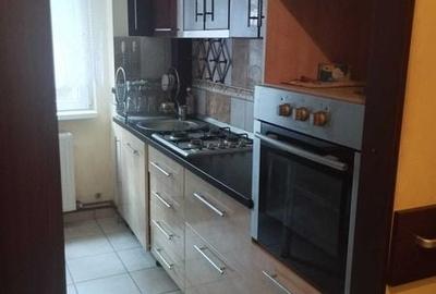 Apartament cu 3 camere decomandat în Plopilor