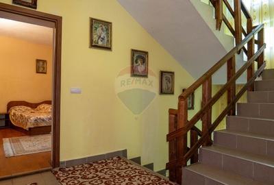 Casă individuală cu 10 camere cu Teren 1348 Mp în Sânbotin - 35
