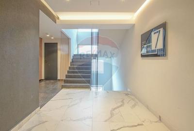 Apartament cu 2 camere decomandat, mobilat în Tractorul - 20