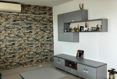 Apartament cu 2 camere decomandat, mobilat în Ultracentral