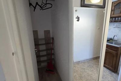 Apartament cu 2 camere semidecomandat în Girocului