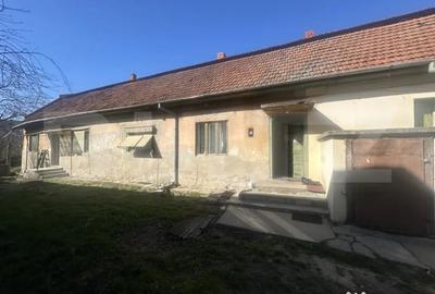 Casă cu 4 camere cu Teren 842 Mp în Titulescu - 1
