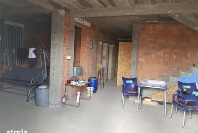 Casă cu 4 camere cu Teren 682 Mp în Cazasu