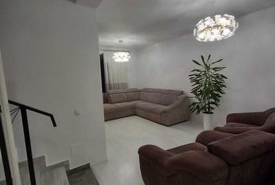 Casă cu 4 camere în Central