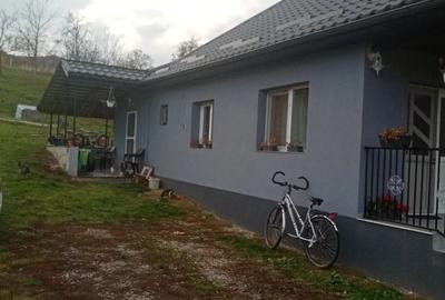 Casă cu 2 camere cu Teren 38000 Mp în Rugășești - 2
