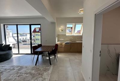 Apartament cu 3 camere semidecomandat în Central