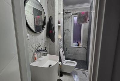 Casă cu 4 camere cu Teren 180 Mp în Florești