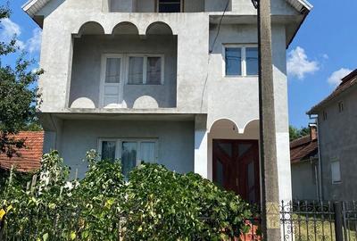 Casă individuală cu 4 camere cu Teren 1440 Mp în Certeze - 1