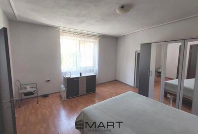 Casă cu 8 camere cu Teren 800 Mp în Central