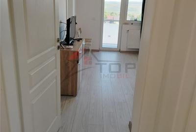 Garsonieră decomandată în Valea Adâncă