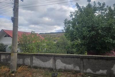 Casă individuală cu 4 camere cu Teren 2100 Mp în Bucovăț