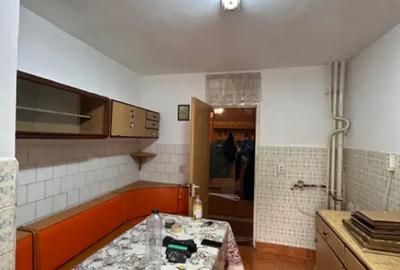 Apartament cu 4 camere decomandat în Poarta 6 - 16