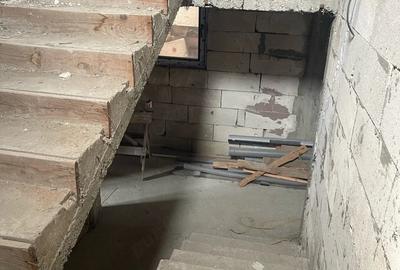 Casă cu Teren 120 Mp în Central