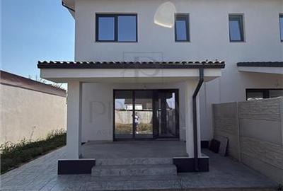 Duplex cu 4 camere cu Canalizare în Moșnița Nouă