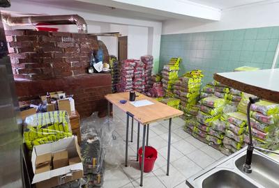 Casă cu 7 camere cu Canalizare în Crângași - 8