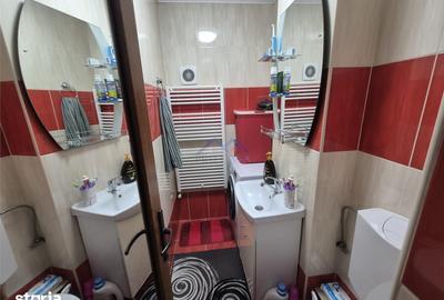 Apartament cu 4 camere decomandat în Ampoi 3