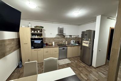 Apartament cu 3 camere semidecomandat, mobilat în Tractorul - 2