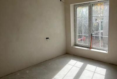 Casă cu 5 camere în Central