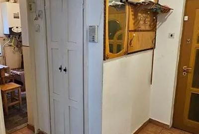Apartament cu 2 camere decomandat în Micro I - 6