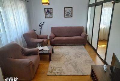 Apartament cu 3 camere în Tătărași