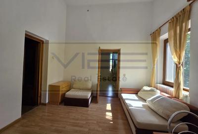 Apartament cu 3 camere semidecomandat, mobilat în Copou - 11
