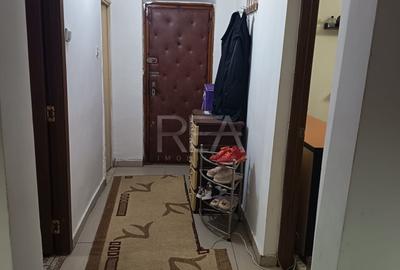 Apartament cu 3 camere decomandat, mobilat în Micro 11 - 9