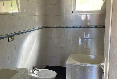 Casă cu Teren 1500 Mp în Central