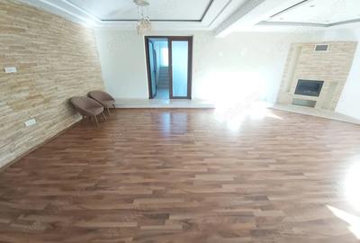 Casă cu Teren 750 Mp în Mehala