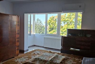 Apartament cu 3 camere decomandat în Bucovina
