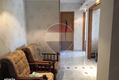 Apartament cu 3 camere decomandat în Bd. Independenței