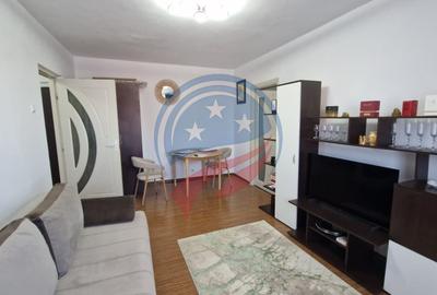 Apartament cu 2 camere semidecomandat, mobilat în Craiovița Nouă