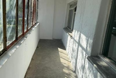 Apartament cu 3 camere semidecomandat în Timpuri Noi