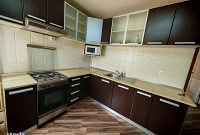 Apartament cu 3 camere decomandat în Micălaca