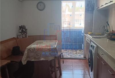 Apartament cu 3 camere decomandat în Păcurari